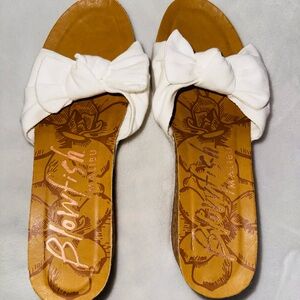 Blowfish Women's Tan and White Bow Sandals